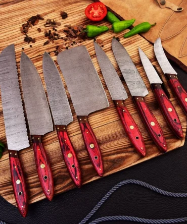 Handmade Damascus Steel Kitchen Knives Set/Chef Knife Set with Leather Roll Bag. (red)