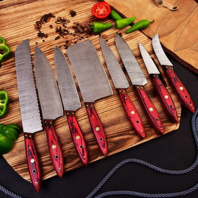 Handmade Damascus Steel Kitchen Knives Set/Chef Knife Set with Leather Roll Bag. (red)