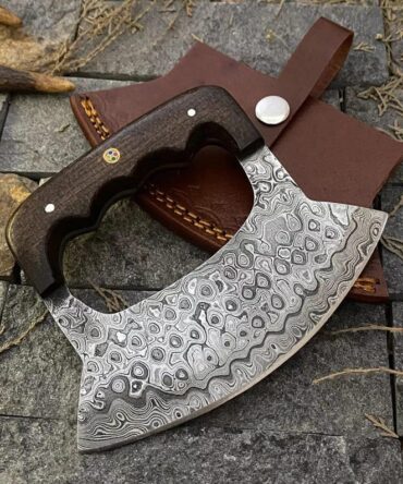 Hand-Forged Damascus Steel Ulu Knife with Ergonomic Wenge Wood Handle