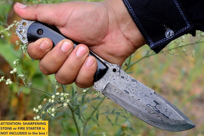 Hand Forged Damascus Steel Hunting Knife with Natural Horn Handle & Sheath